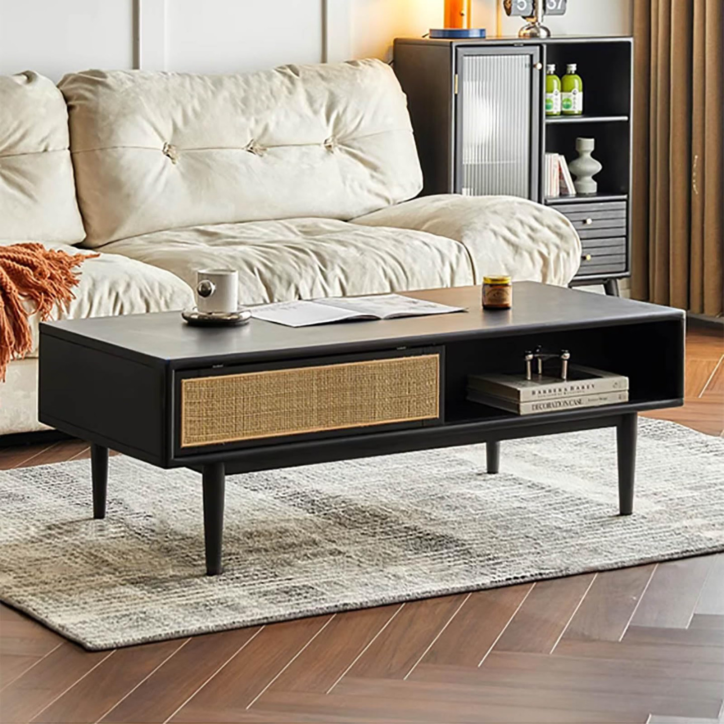 Schwarzer Holz Couchtisch Für Gemütliche Wohnzimmer